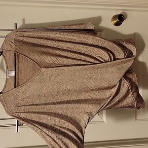 Gold-ish Venus, elbow length sleeves, size M